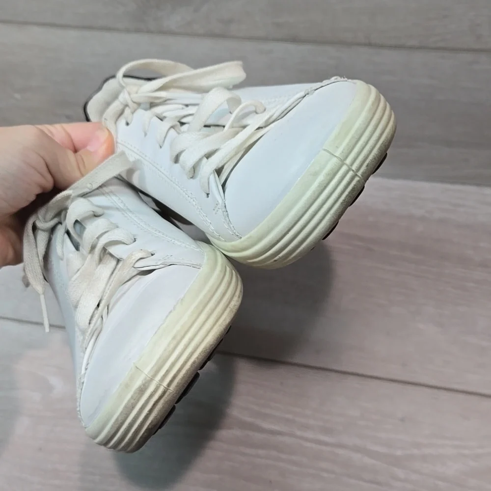 Ecco Womens Leather Lop top sneakers shoes sz 40/9-9.5